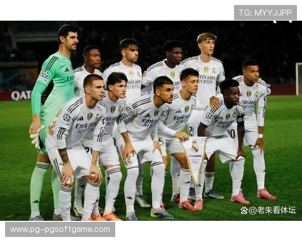 姆巴佩领衔首发阵容全解析球队战术与核心球员表现 姆巴佩领衔首发阵容全解析球队战术与核心球员表现